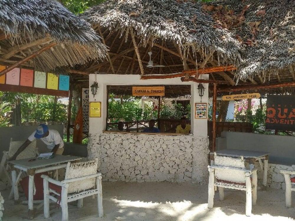 Waikiki Resort Пвани Мчангани Екстериор снимка