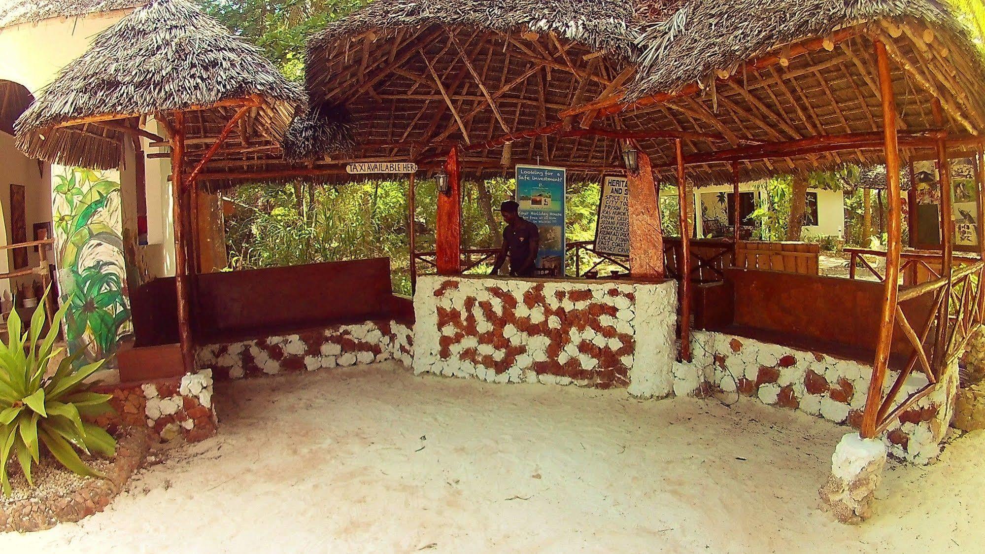 Waikiki Resort Пвани Мчангани Екстериор снимка